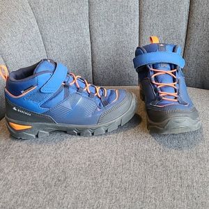Boys size 2 waterproof Hiking Boots